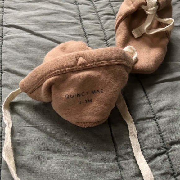 Quincy Mae baby slippers - Picture 3 of 3